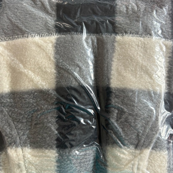 Nice sherpa Women's Fleece Quarter-Zip Sweatshirt, brand new. - Picture 3 of 5